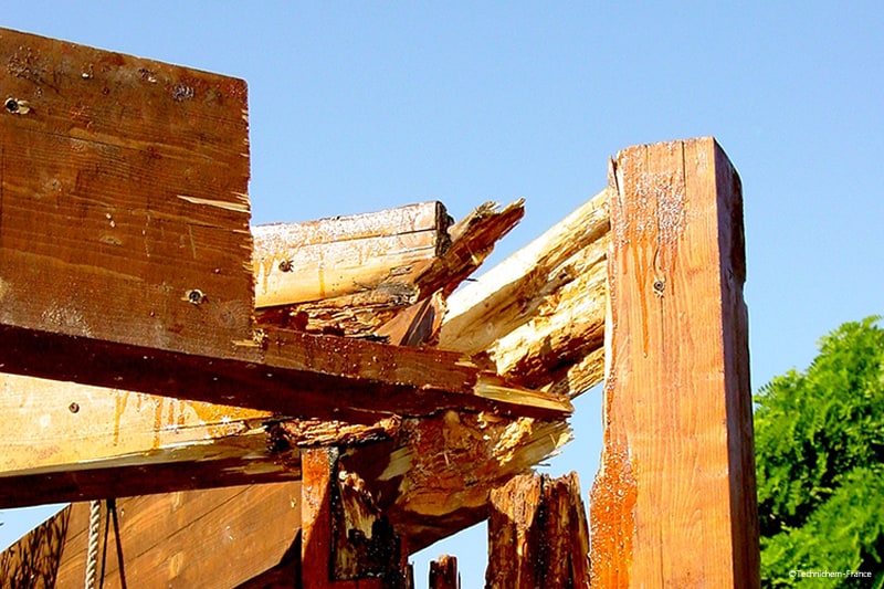 Structure en bois avant réparation