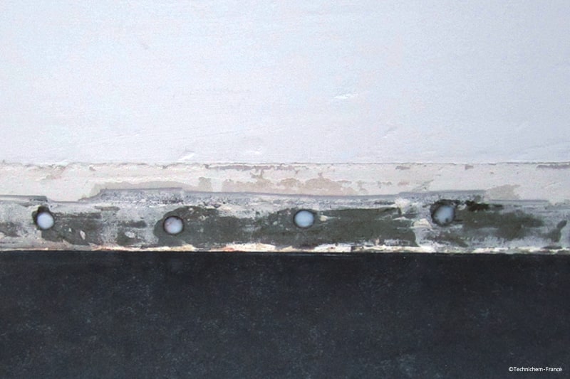 Mur humide traité par injections avec gel hydrofuge format crème