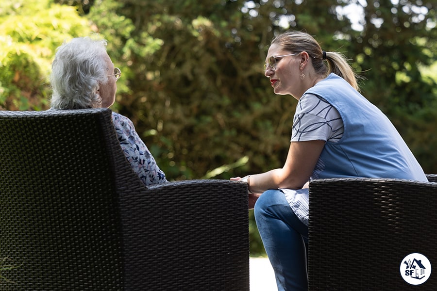 Métier aide familiale aide personne - Service familial charleroi